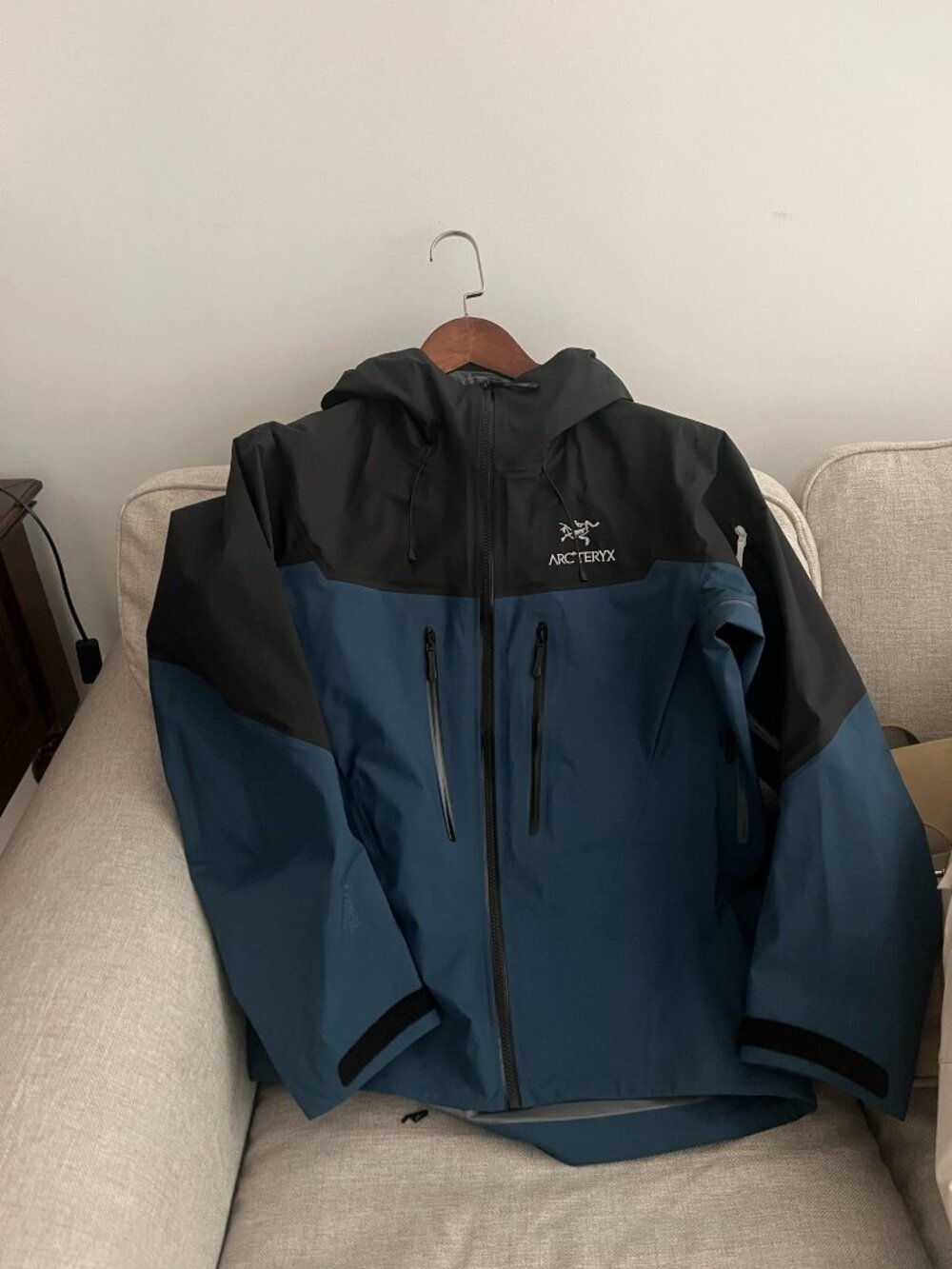 Men's Arcteryx SV7 Black/Blue Windproof Waterproof Ski Down Jacket XL